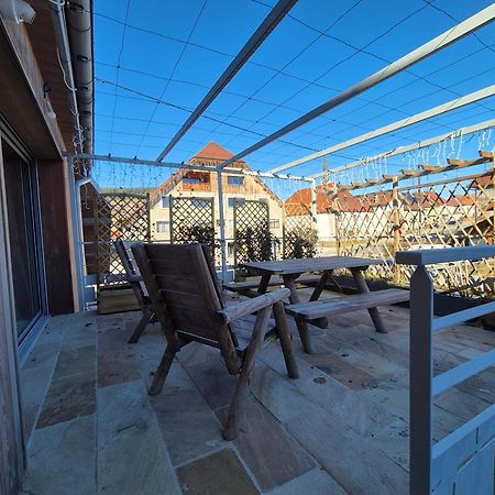 Del Vino Bar A Vin & Guitares Appartement Sauna Terrasse Garage Orchamps-Vennes Ngoại thất bức ảnh
